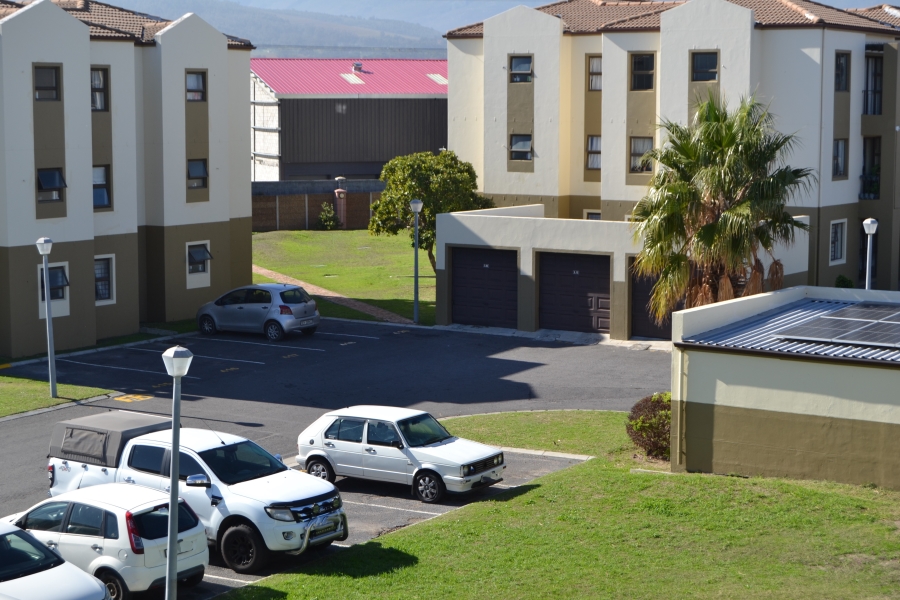 2 Bedroom Property for Sale in Guldenland Western Cape